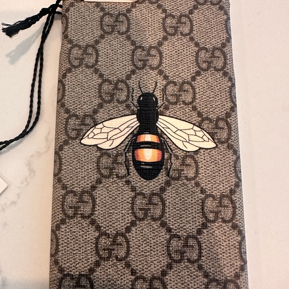 Gucci Other - GUCCI GG Supreme Bee Phone Case iPhone 7 and iPhone 8 - BRAND NEW WITH TAGS